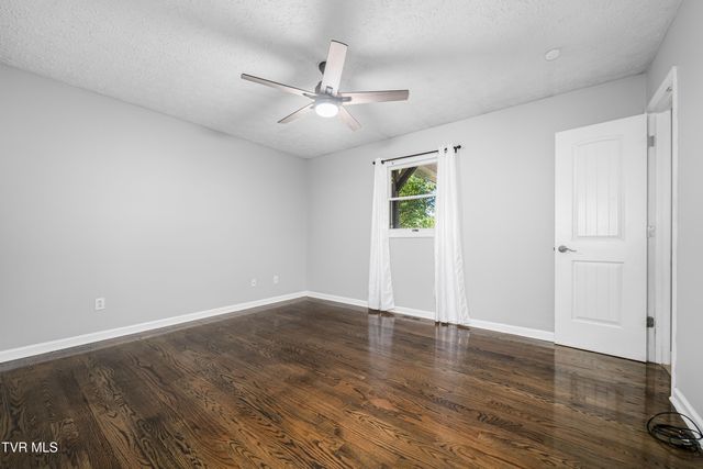 3220 Knob Creek Road, Johnson City, TN 37615