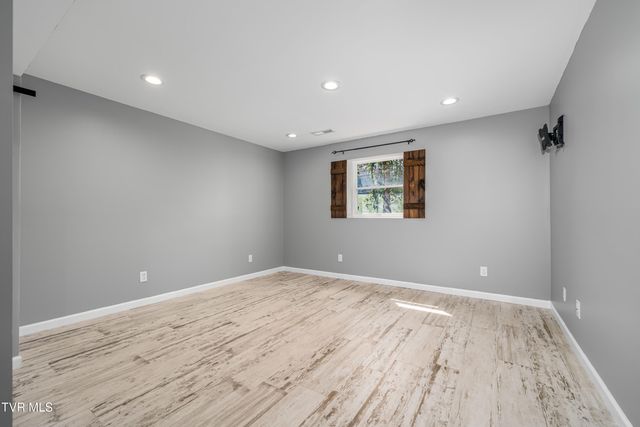 3220 Knob Creek Road, Johnson City, TN 37615