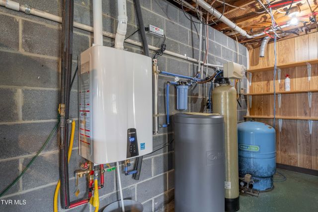 3220 Knob Creek Road, Johnson City, TN 37615