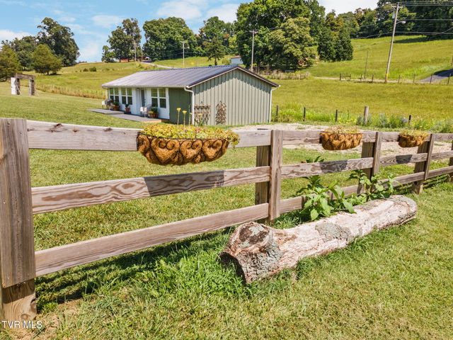 3220 Knob Creek Road, Johnson City, TN 37615