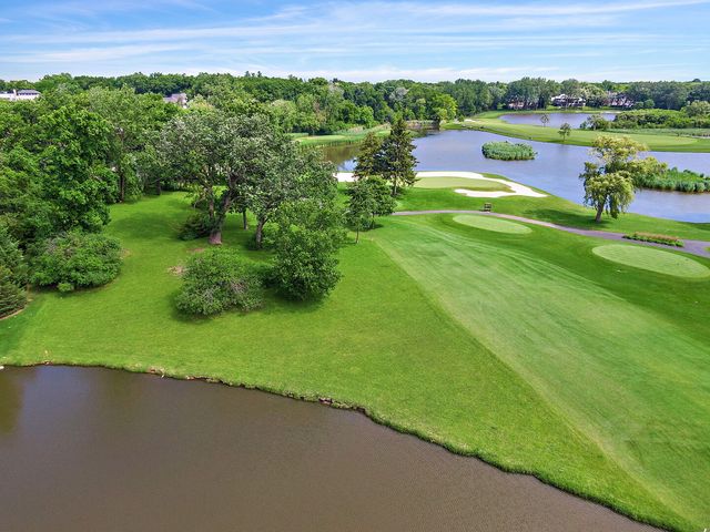 57 Hillburn Lane, North Barrington, IL 60010