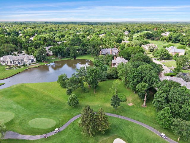 57 Hillburn Lane, North Barrington, IL 60010