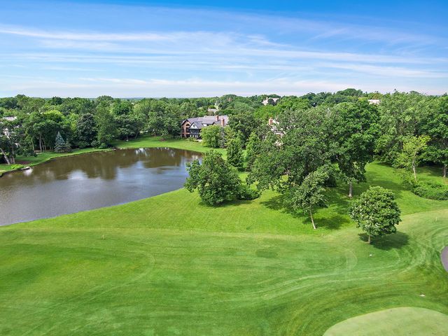 57 Hillburn Lane, North Barrington, IL 60010