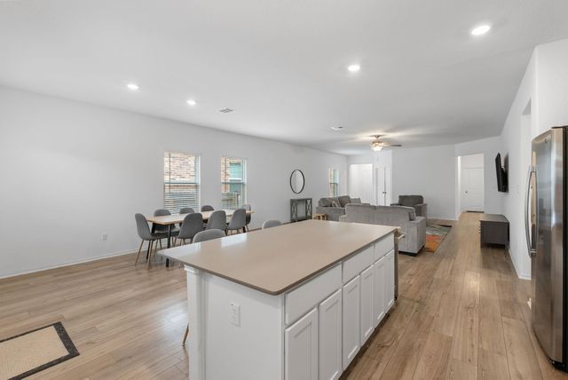 1240 Sweetspire ST, Leander, TX 78641