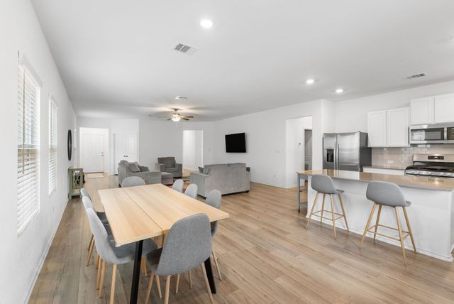 1240 Sweetspire ST, Leander, TX 78641