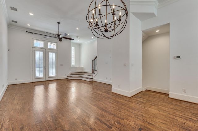 2135 Marilla Street, Dallas, TX 75201