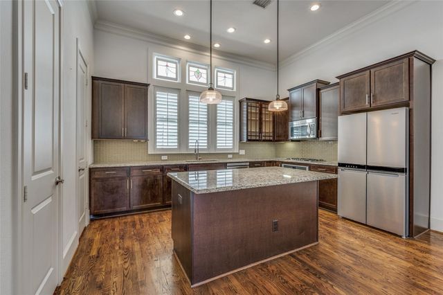 2135 Marilla Street, Dallas, TX 75201