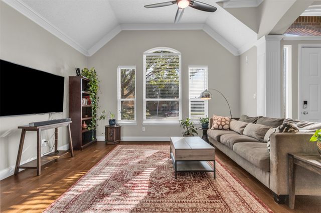 10319 Donley Drive, Irving, TX 75063