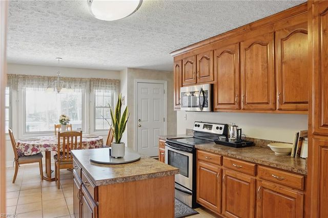421 Richneck RD, Newport News, VA 23608