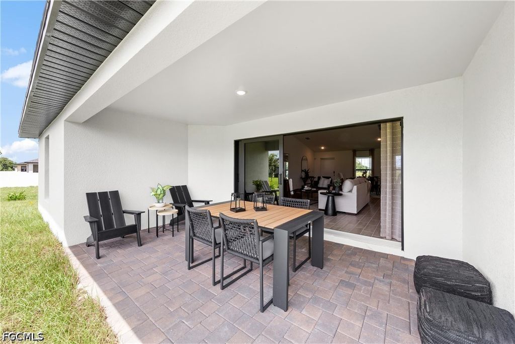 Image 13 of property listing at 827 NE 19th ST, Cape Coral, FL 33909