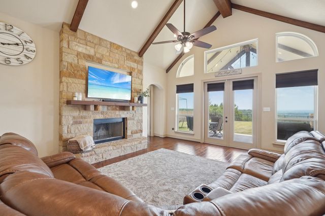 229 Yorktown Blvd, Kerrville, TX 78028