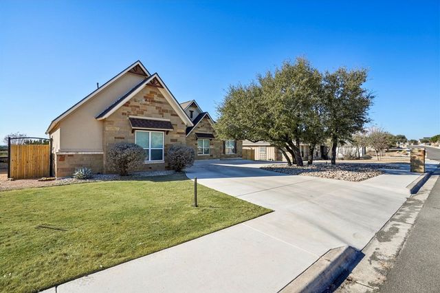 229 Yorktown Blvd, Kerrville, TX 78028