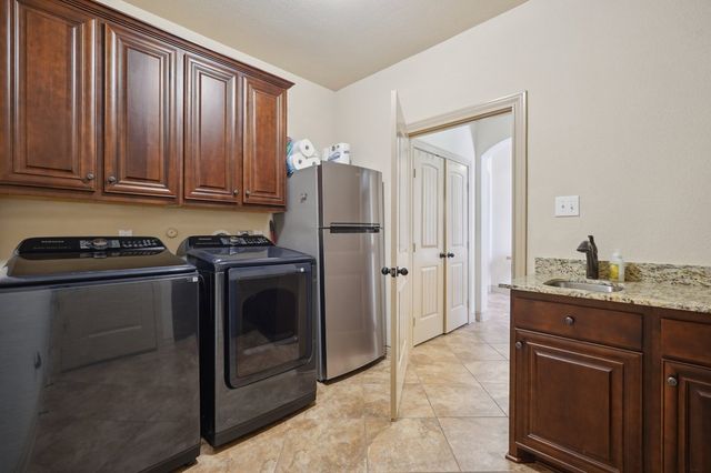 229 Yorktown Blvd, Kerrville, TX 78028