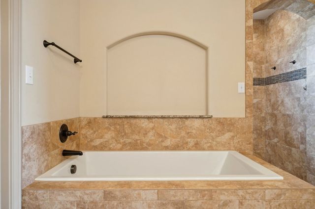 229 Yorktown Blvd, Kerrville, TX 78028