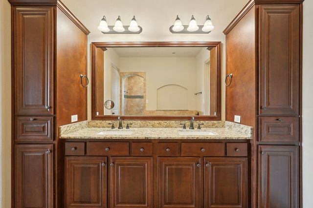 229 Yorktown Blvd, Kerrville, TX 78028