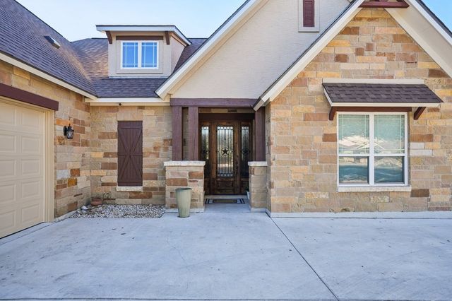 229 Yorktown Blvd, Kerrville, TX 78028