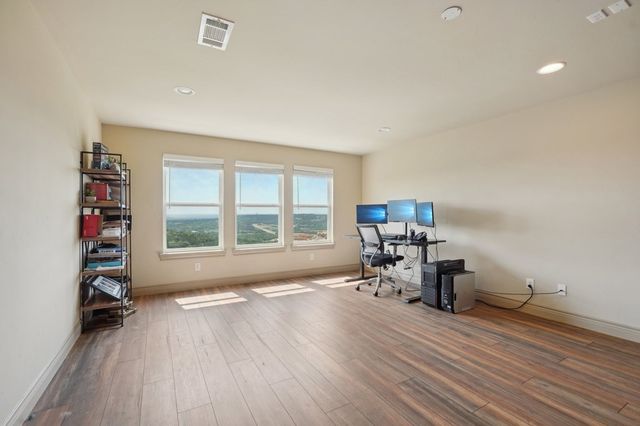 229 Yorktown Blvd, Kerrville, TX 78028