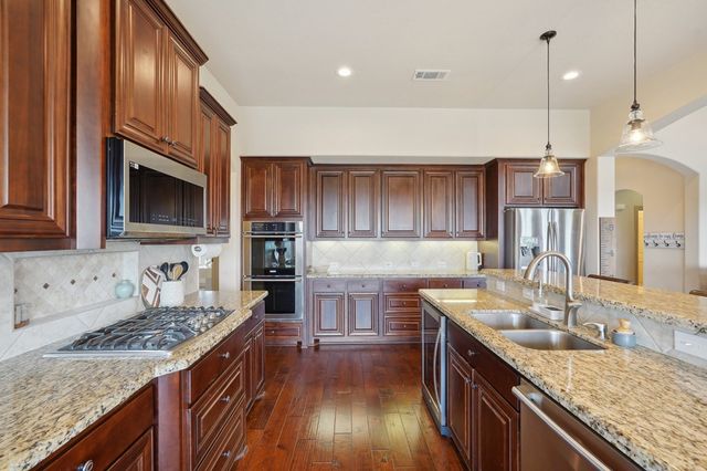 229 Yorktown Blvd, Kerrville, TX 78028