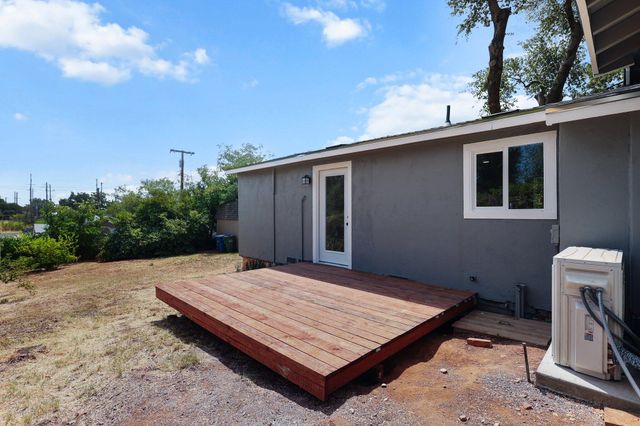 2415 West Street, Redding, CA 96001