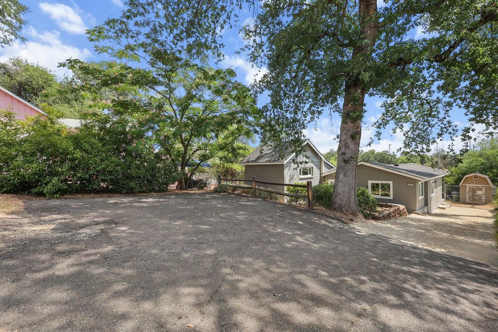 2415 West Street, Redding, CA 96001