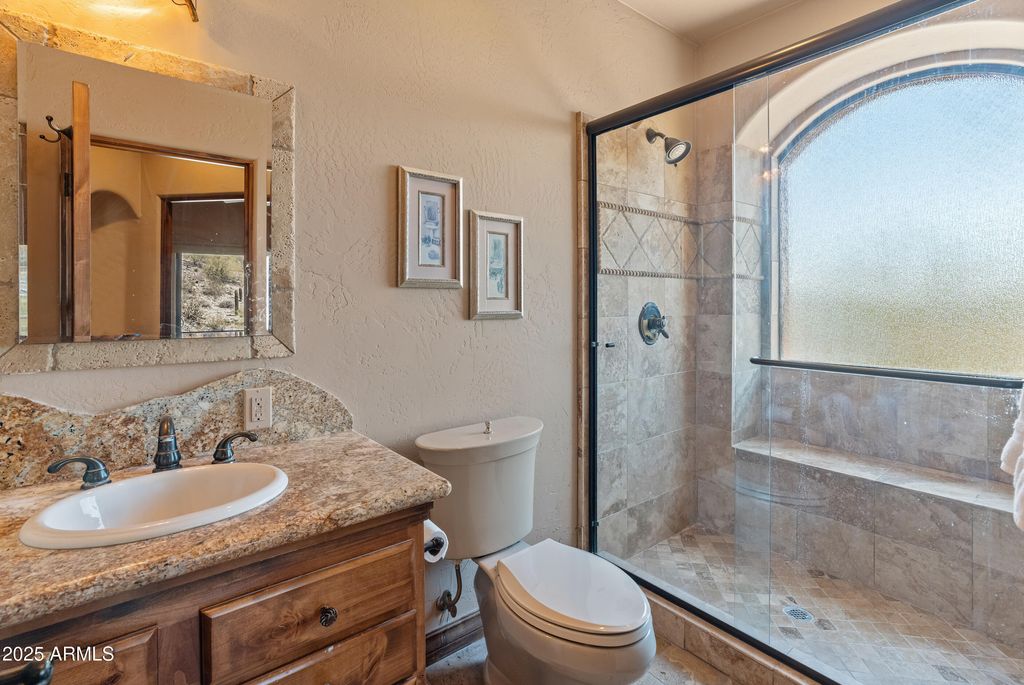 Image 30 of property listing at 11550 E Paradise Lane, Scottsdale, AZ 85255