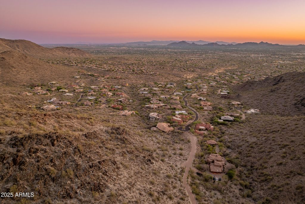 Image 52 of property listing at 11550 E Paradise Lane, Scottsdale, AZ 85255
