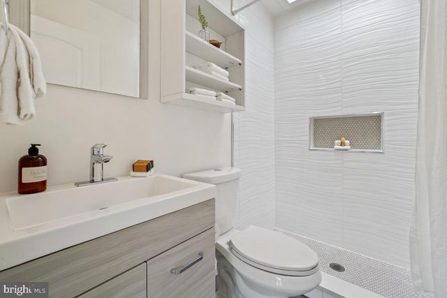 817 20TH ST NE, Washington, DC 20002
