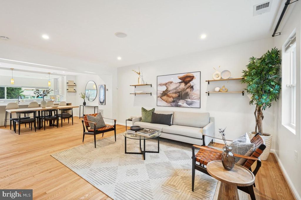 817 20TH ST NE, Washington, DC 20002