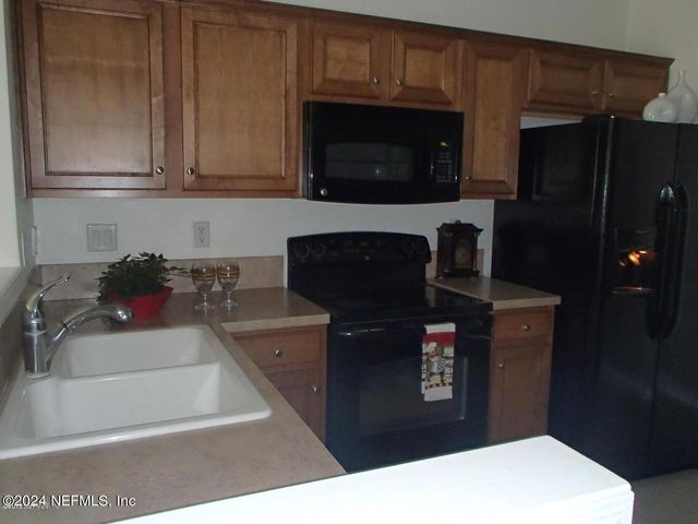 8125 SUMMERGATE Court, Jacksonville, FL 32256