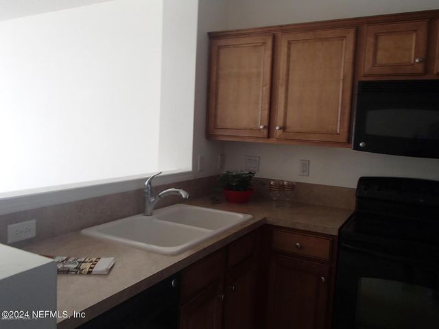 8125 SUMMERGATE Court, Jacksonville, FL 32256