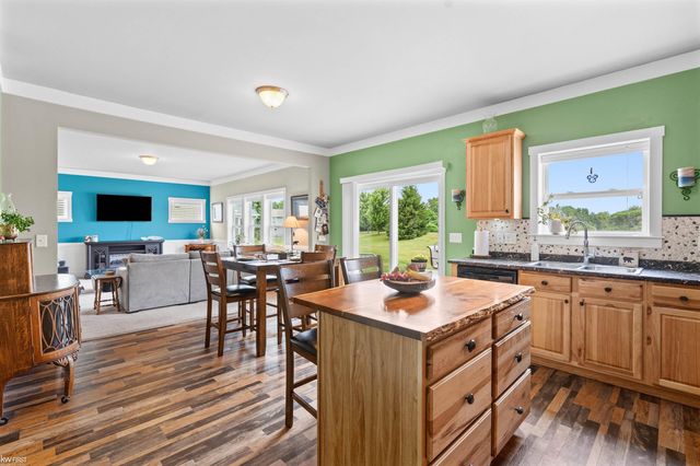 16589 Bedington Drive, Linden, MI 48451