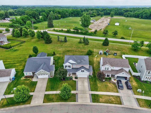 16589 Bedington Drive, Linden, MI 48451