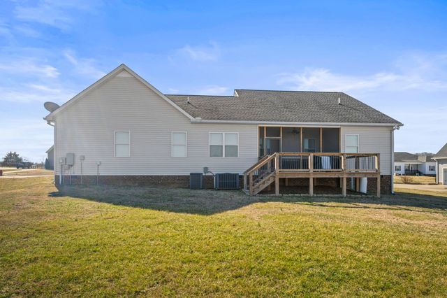 1031 Leaf Ln, Ashland City, TN 37015