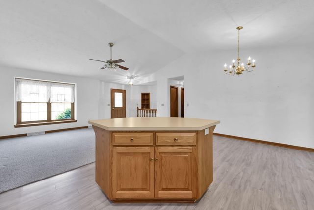 29 Longitude Drive, Mount Vernon, OH 43050