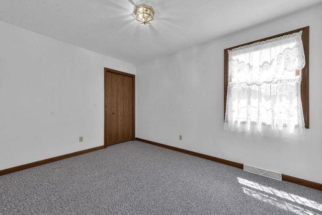 29 Longitude Drive, Mount Vernon, OH 43050