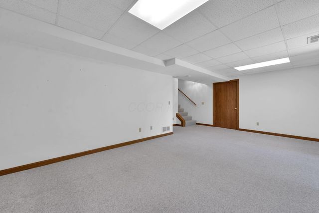 29 Longitude Drive, Mount Vernon, OH 43050