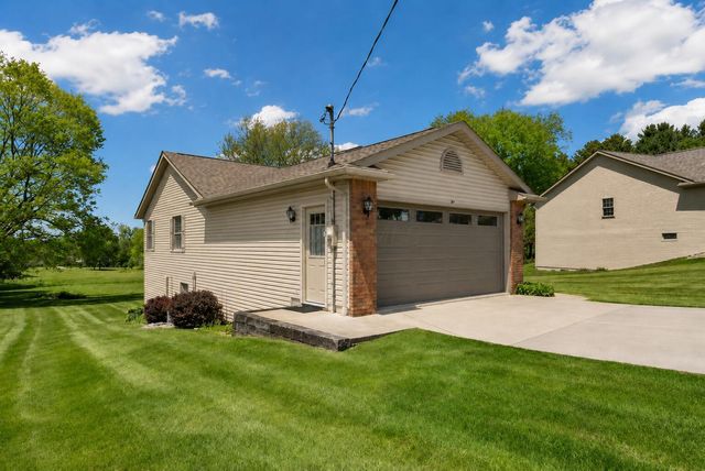 29 Longitude Drive, Mount Vernon, OH 43050
