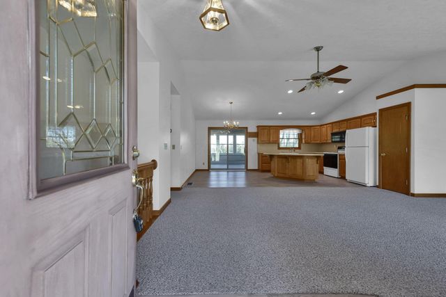 29 Longitude Drive, Mount Vernon, OH 43050