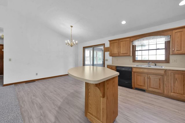 29 Longitude Drive, Mount Vernon, OH 43050