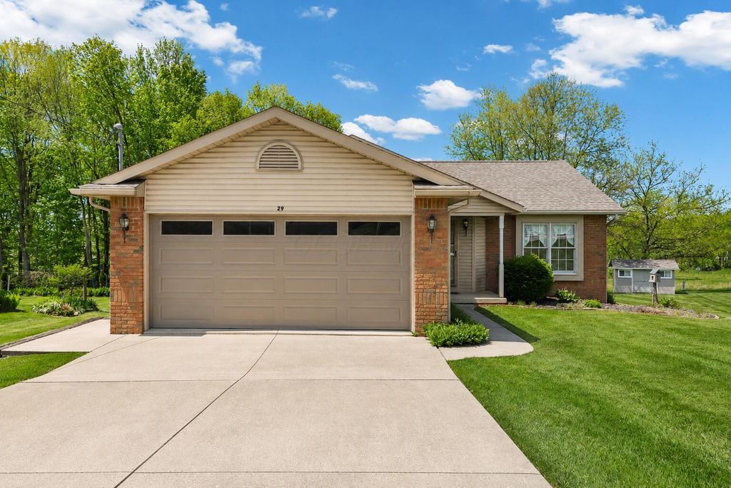 29 Longitude Drive, Mount Vernon, OH 43050