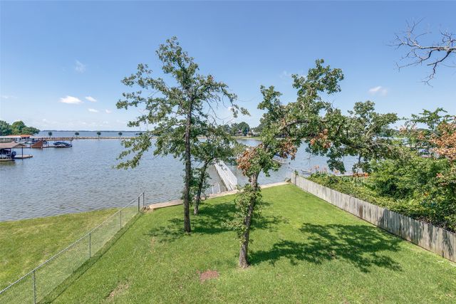 162 Aztec Drive, Mabank, TX 75156