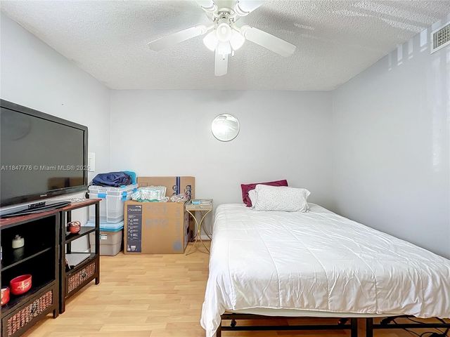 11533 NW 10th St 11533, Pembroke Pines, FL 33026