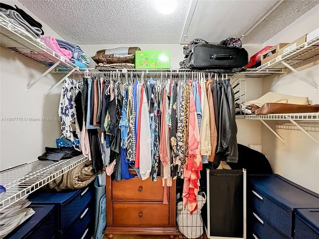 11533 NW 10th St 11533, Pembroke Pines, FL 33026