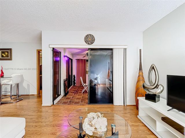 11533 NW 10th St 11533, Pembroke Pines, FL 33026