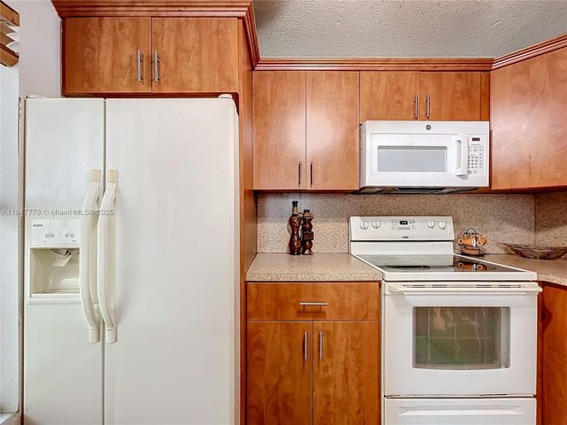 11533 NW 10th St 11533, Pembroke Pines, FL 33026