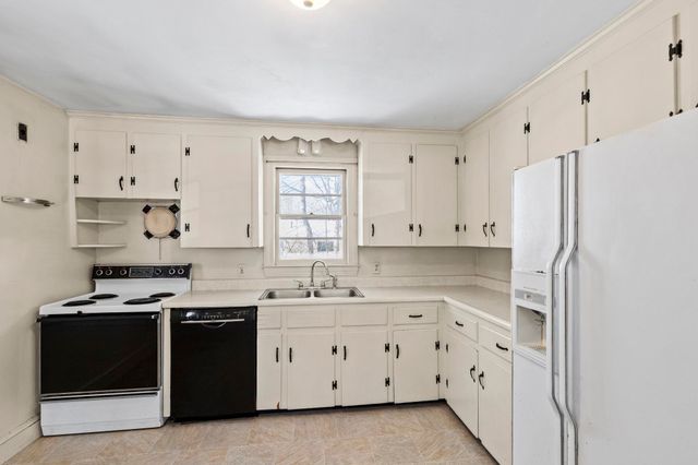 3 Henrietta Street, Rochester, NH 03867