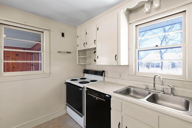 3 Henrietta Street, Rochester, NH 03867