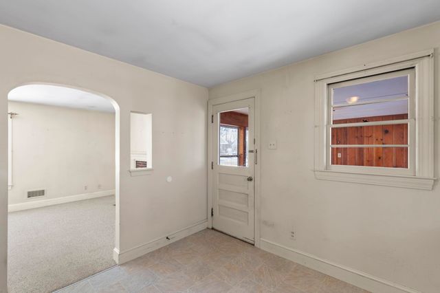 3 Henrietta Street, Rochester, NH 03867