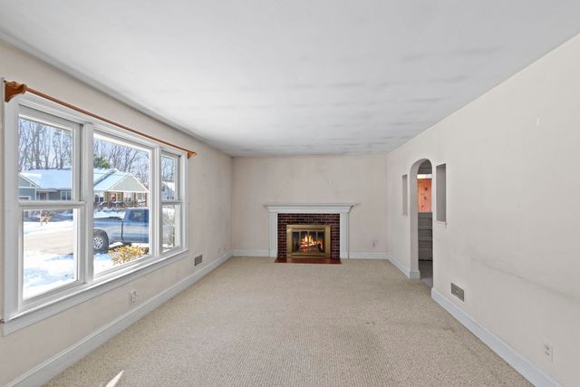 3 Henrietta Street, Rochester, NH 03867