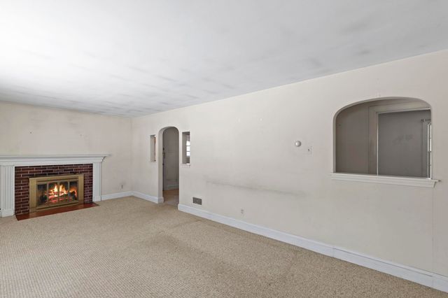 3 Henrietta Street, Rochester, NH 03867